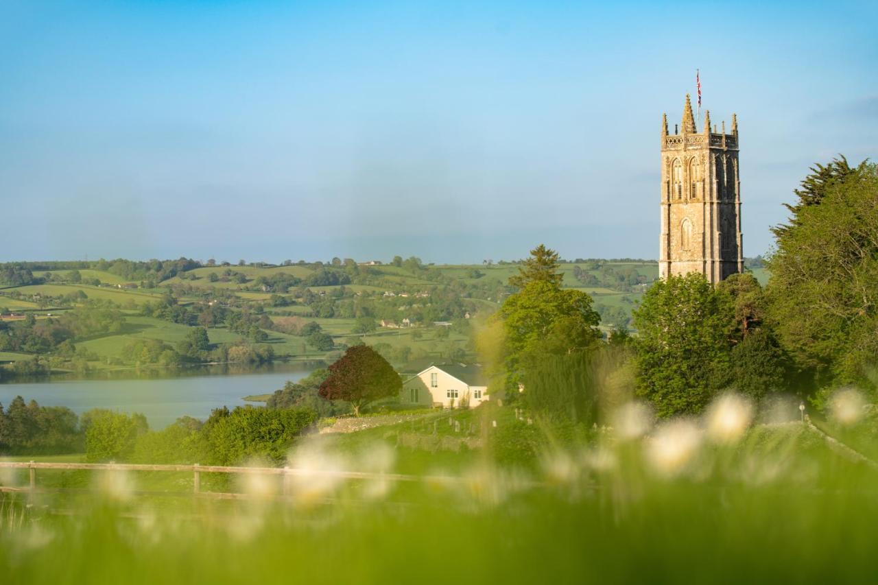 ホテル The Seymour Arms Blagdon エクステリア 写真
