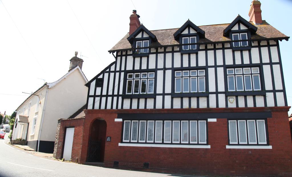 ホテル The Seymour Arms Blagdon エクステリア 写真