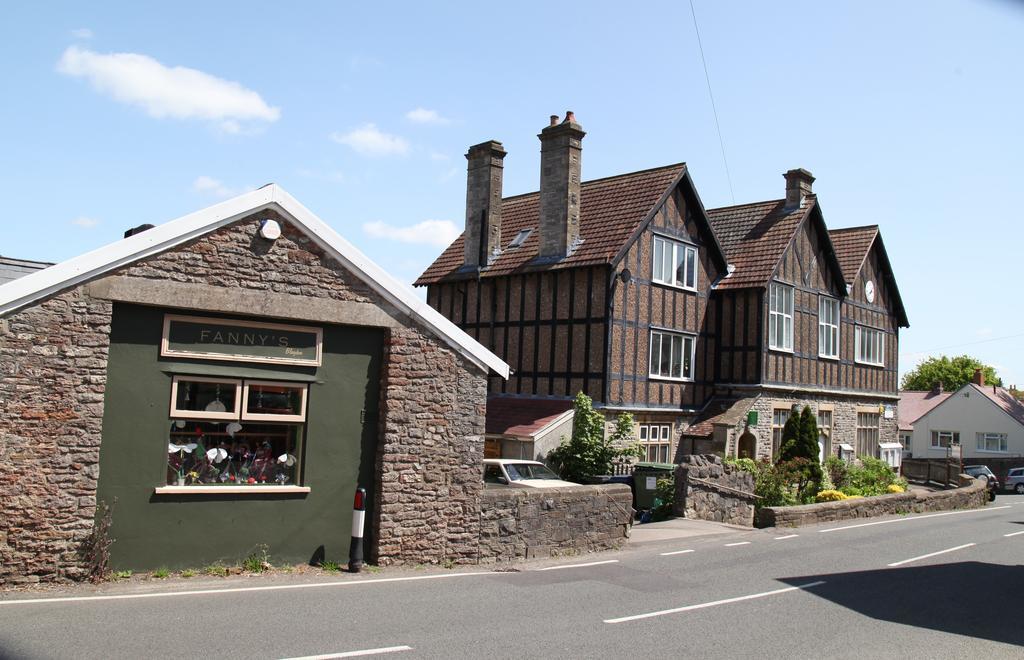 ホテル The Seymour Arms Blagdon エクステリア 写真