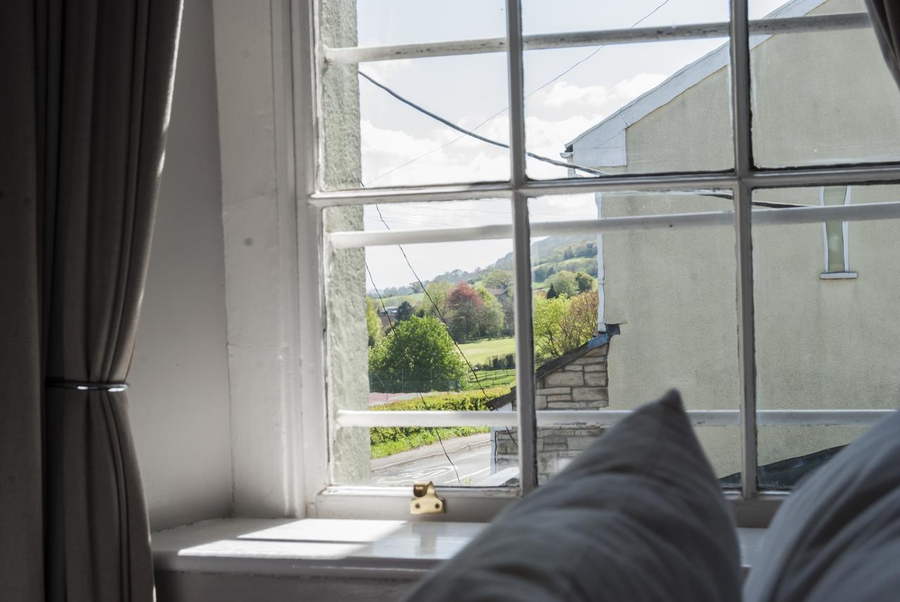 ホテル The Seymour Arms Blagdon エクステリア 写真