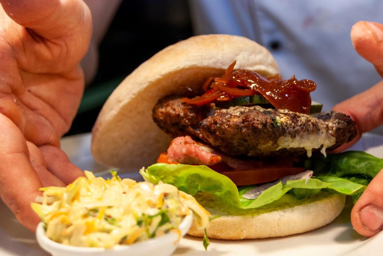 ホテル The Seymour Arms Blagdon エクステリア 写真